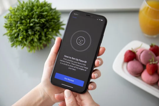 Замена face id на iPhone в Ижевске